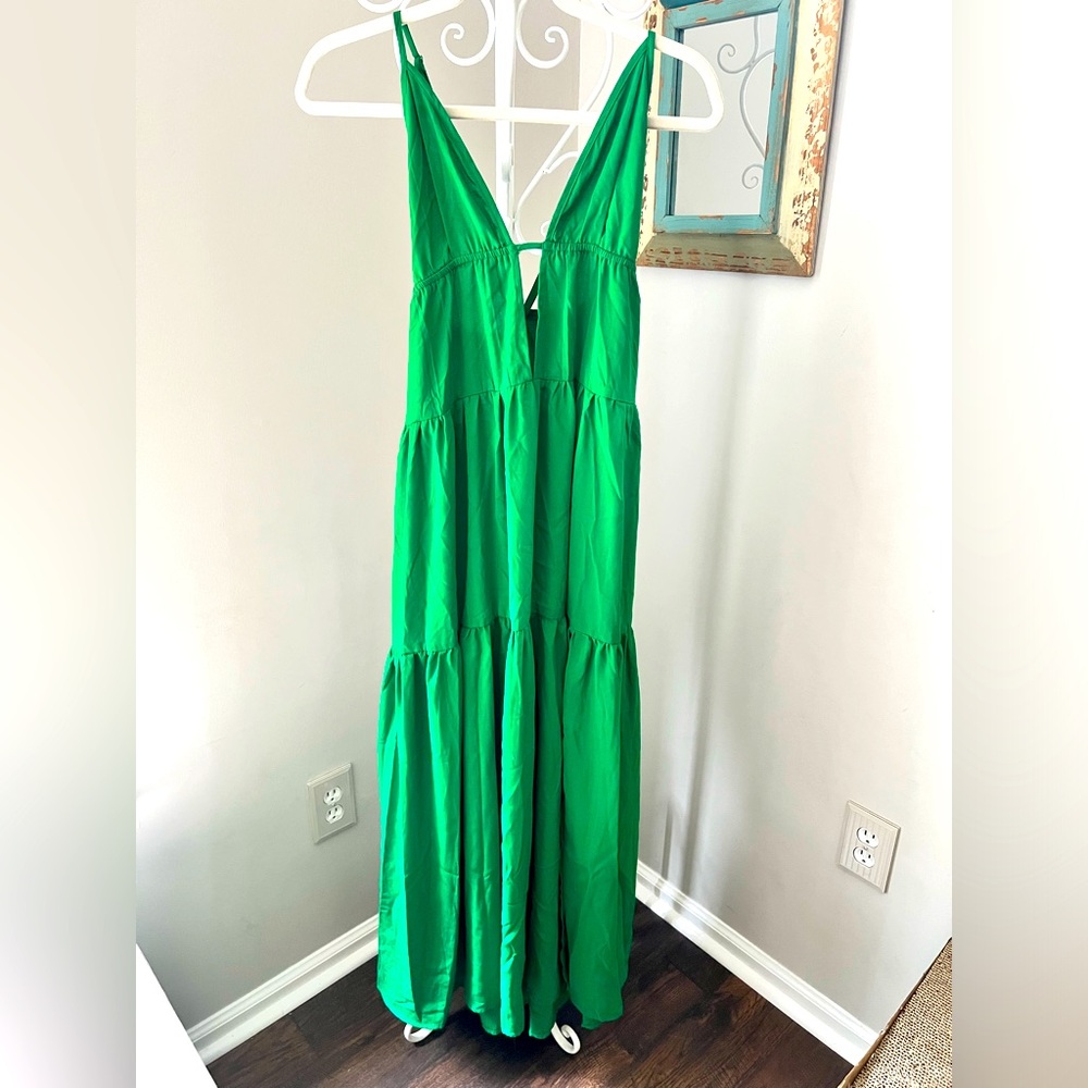 Kelly Green spaghetti strap maxi dress deep‎ V chest size Large